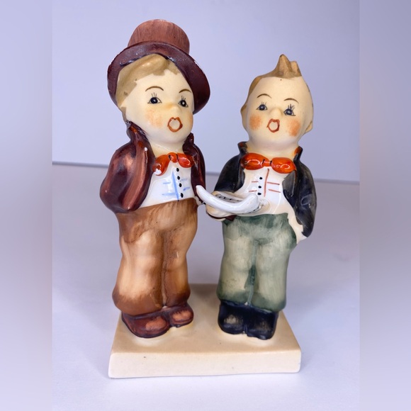 Vintage Christmas Carollers Ceramic Japan Figurine Holiday Decor Collectible MCM - Picture 6 of 10
